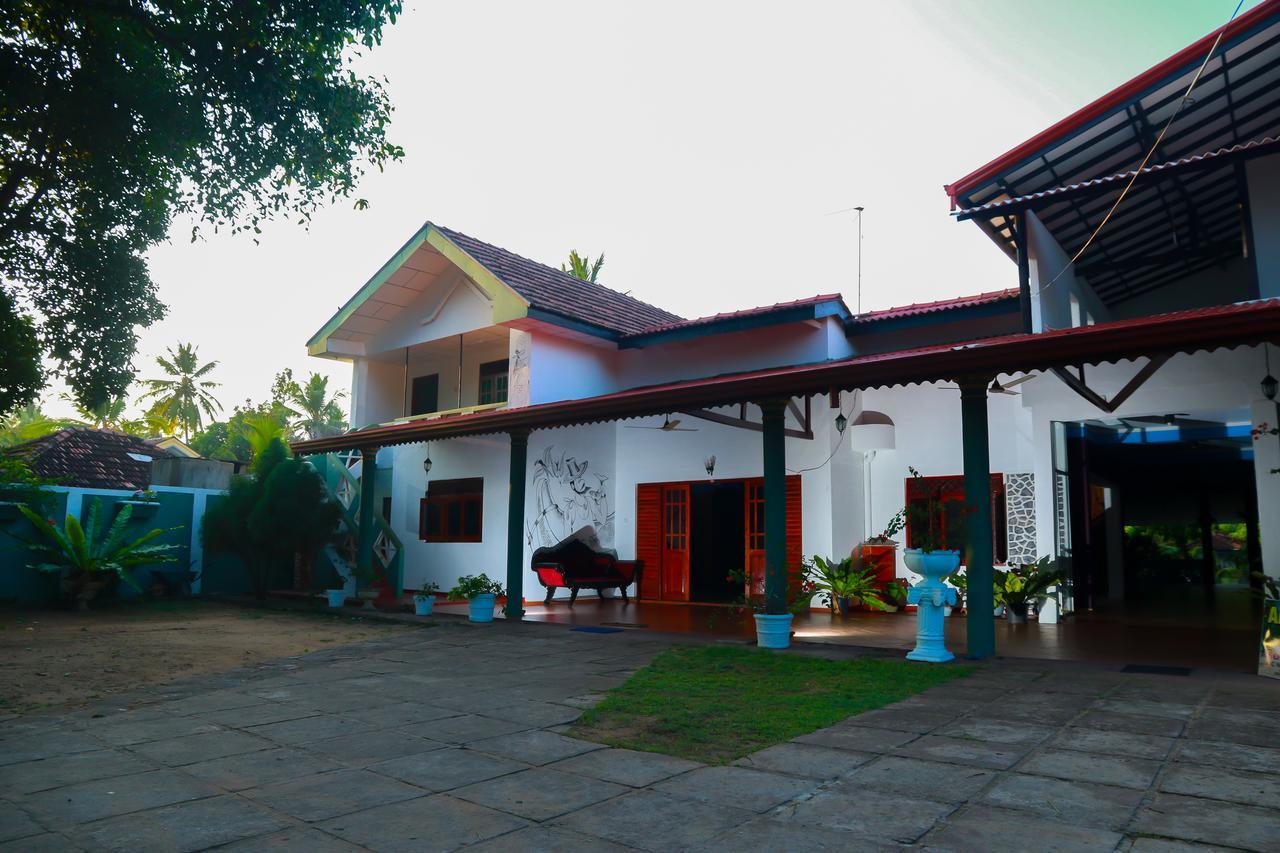 Anila Beach Inn Tangalle Exterior foto